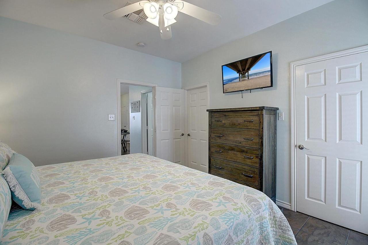 Shorts Story Apartment Port Aransas Exterior photo